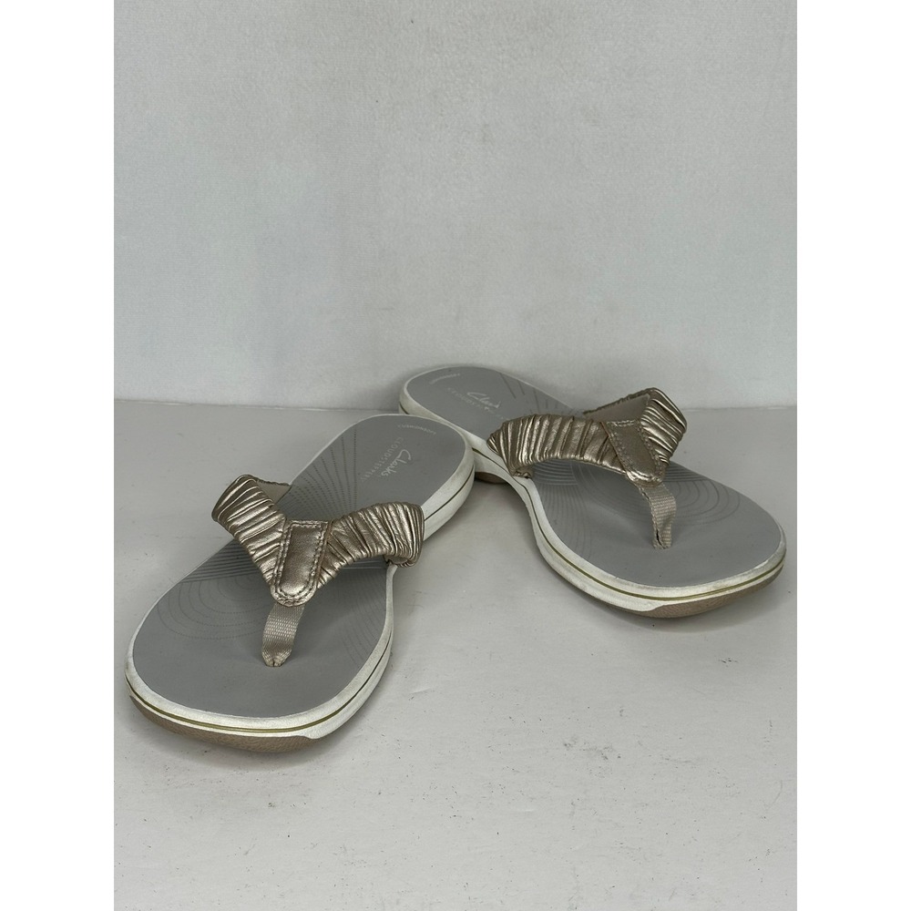 Clarks Cloudsteppers Arla Glitz Metallic Gold Ruched Flip Flop Sandals Womens 10 - Picture 3 of 10